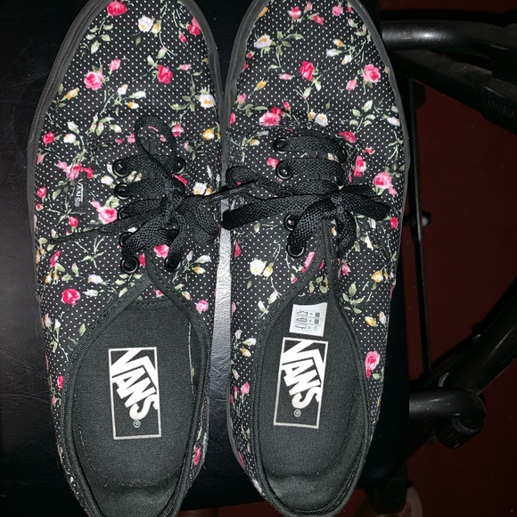 Vans Shoes - Vans black dotted shoes